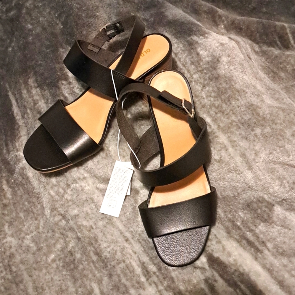 Old Navy straps block heel